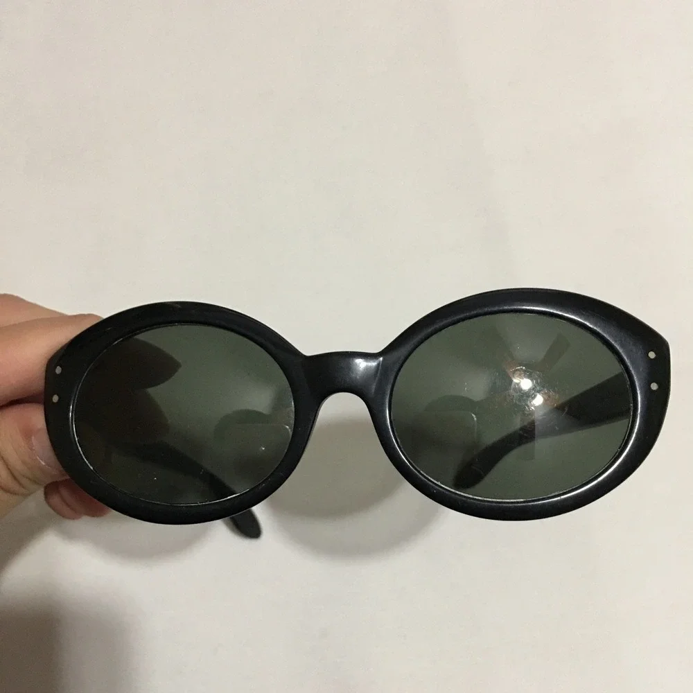Vintage Ray-Ban B&L Bewitching Sunglasses Womens Black Oval
